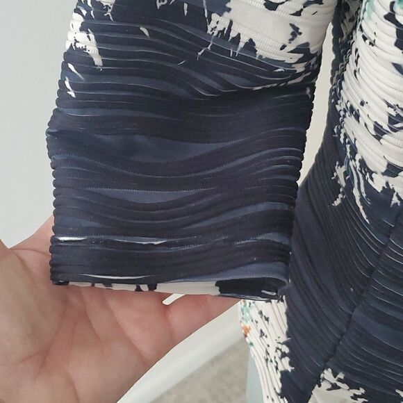 Joseph Ribkoff | Floral and Texured Light Jacket - Picture 4 of 8